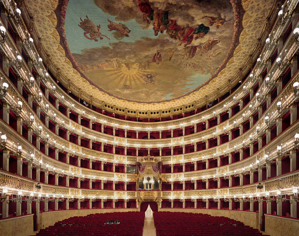 https://www.yizuo-media.com/photos/cpg/albums/userpics/10002/teatro_san_carlo_napoli.jpg