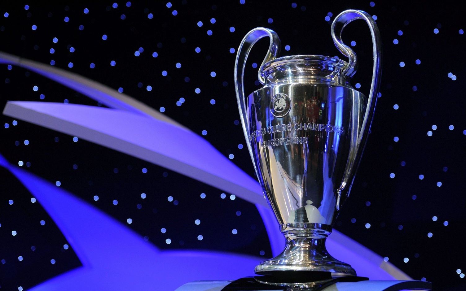 /assets/contentimages/uefa_champions_league_trophy.jpg