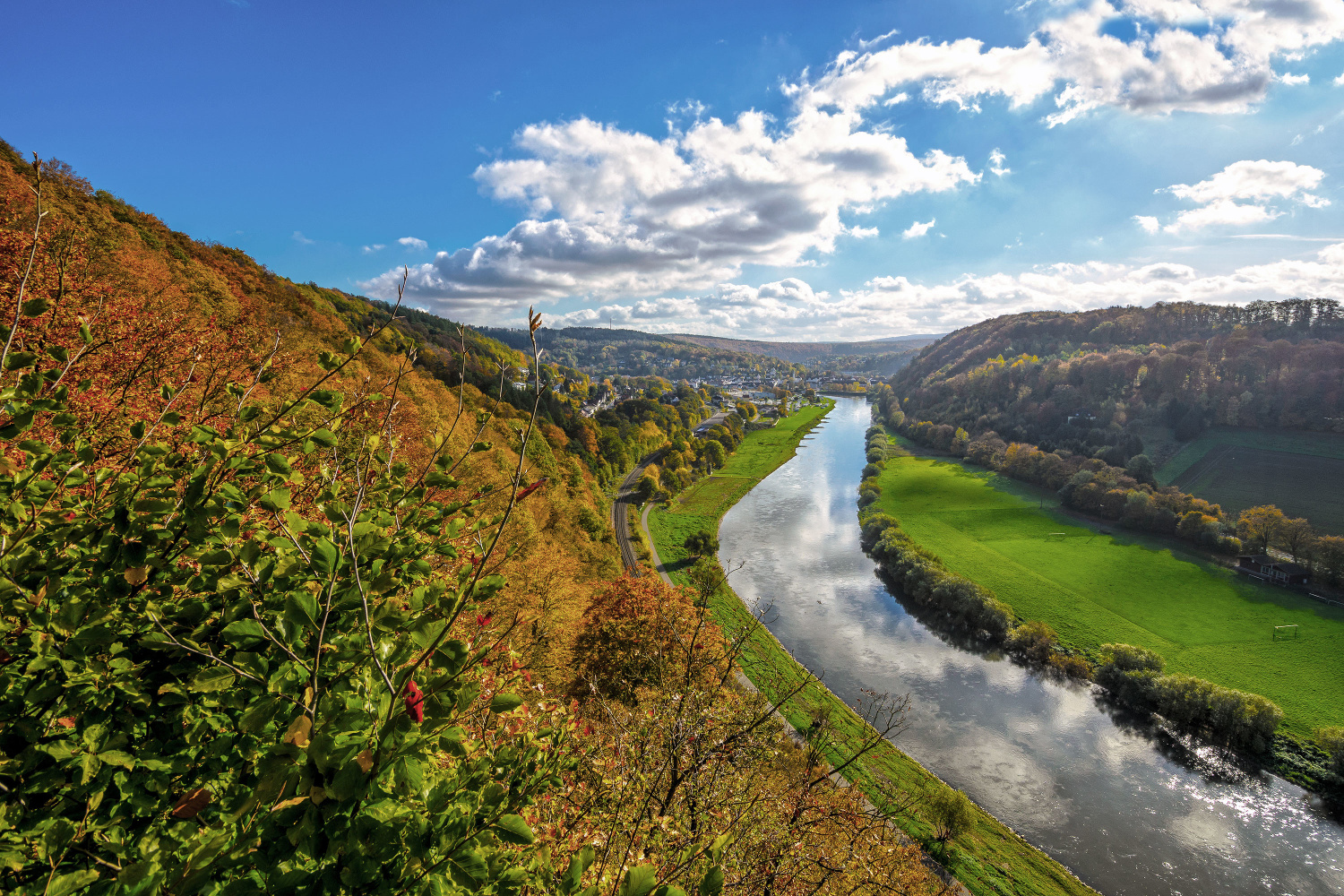 https://www.net4info.de/photos/cpg/albums/userpics/10001/weserbergland.jpg